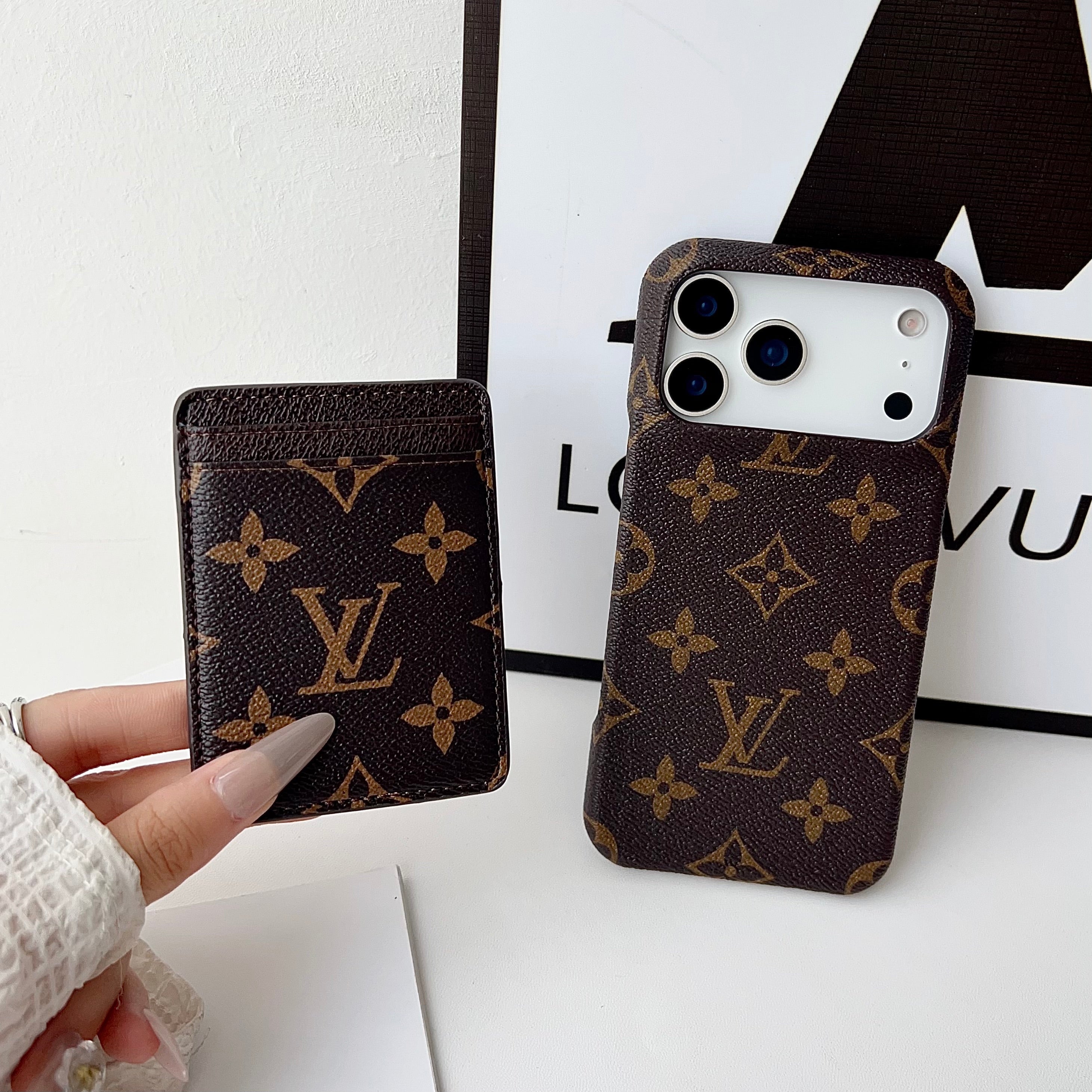 Louis Vuitton iPhone 16 Pro – MagSafe Premium Phone Case
