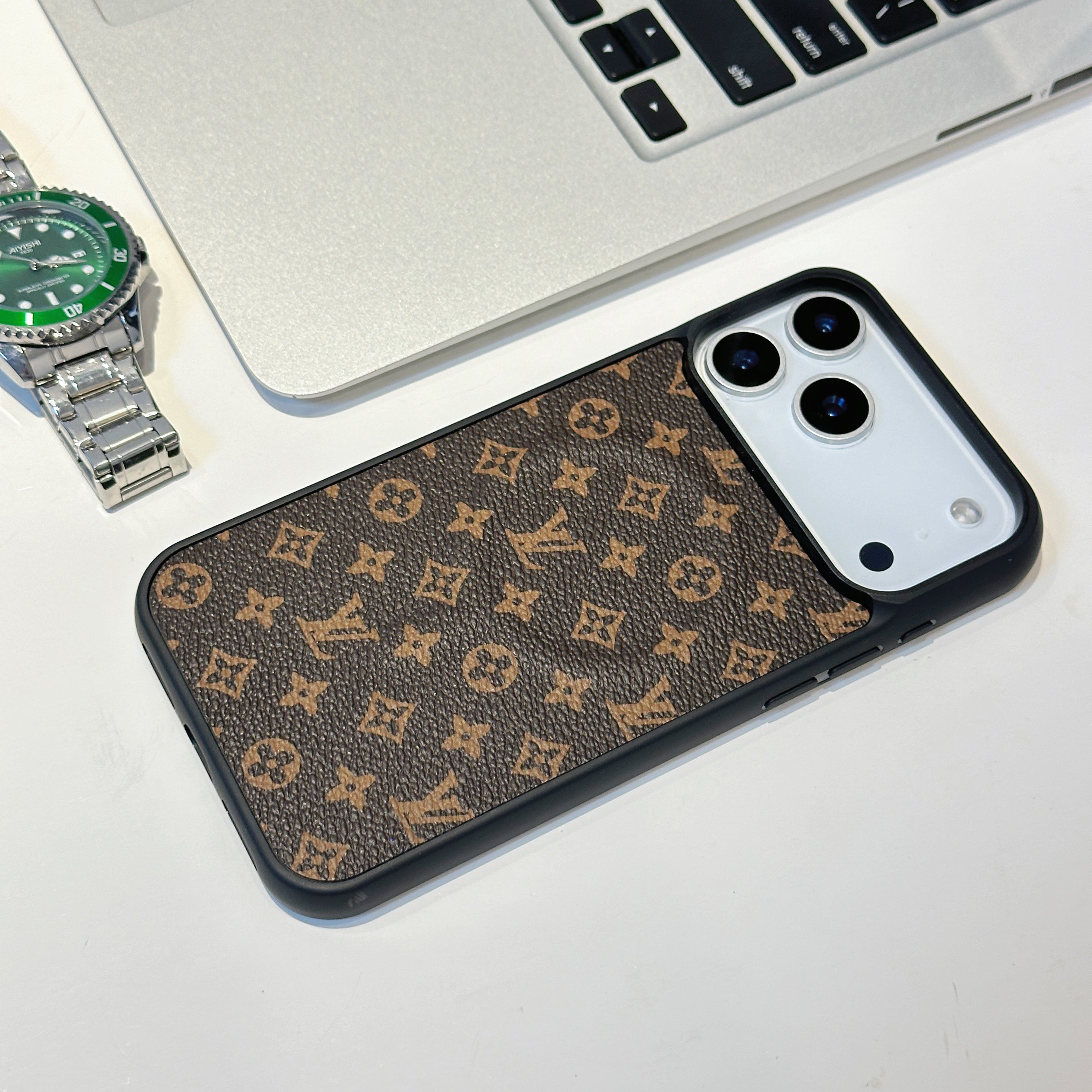 Louis Vuitton iPhone 17 Plus – Slim Clear Phone Case