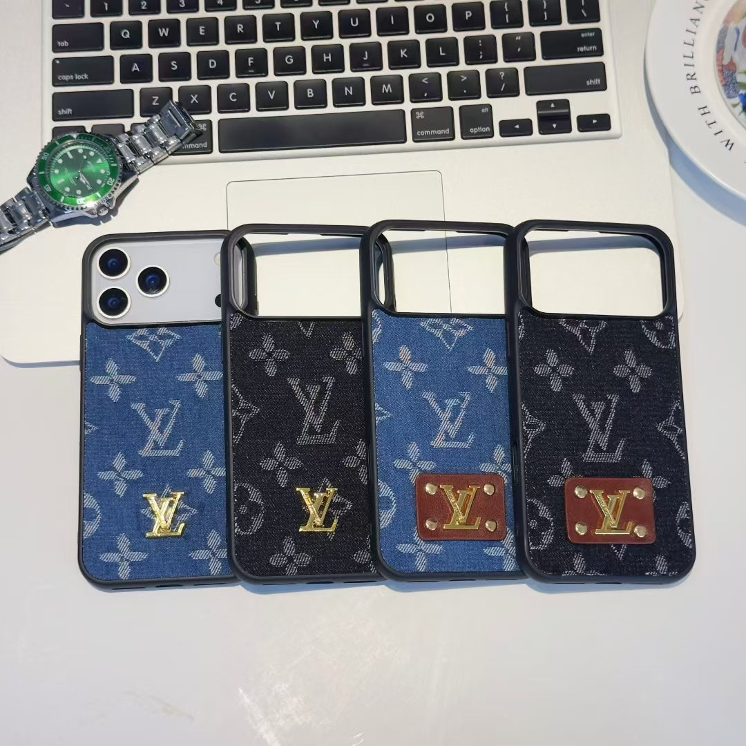 Louis Vuitton iPhone 14 – MagSafe Premium Phone Case