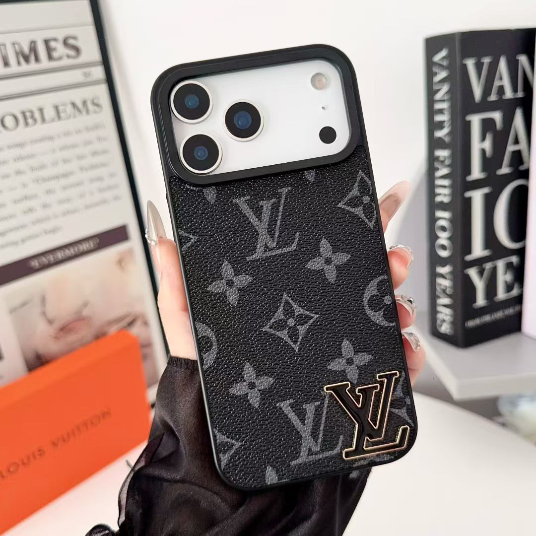 Louis Vuitton iPhone 17 Pro Max – Slim Clear Phone Case